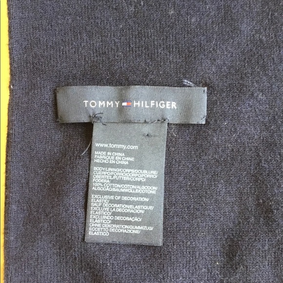 Tommy Hilfiger scarf - Picture 3 of 3